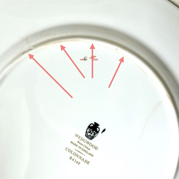 WEDGWOOD BLACK COLONNADE REAL GOLD RIM DINNER PLATE - 8” - HAIRLINE CRACK - Picture 5 of 5